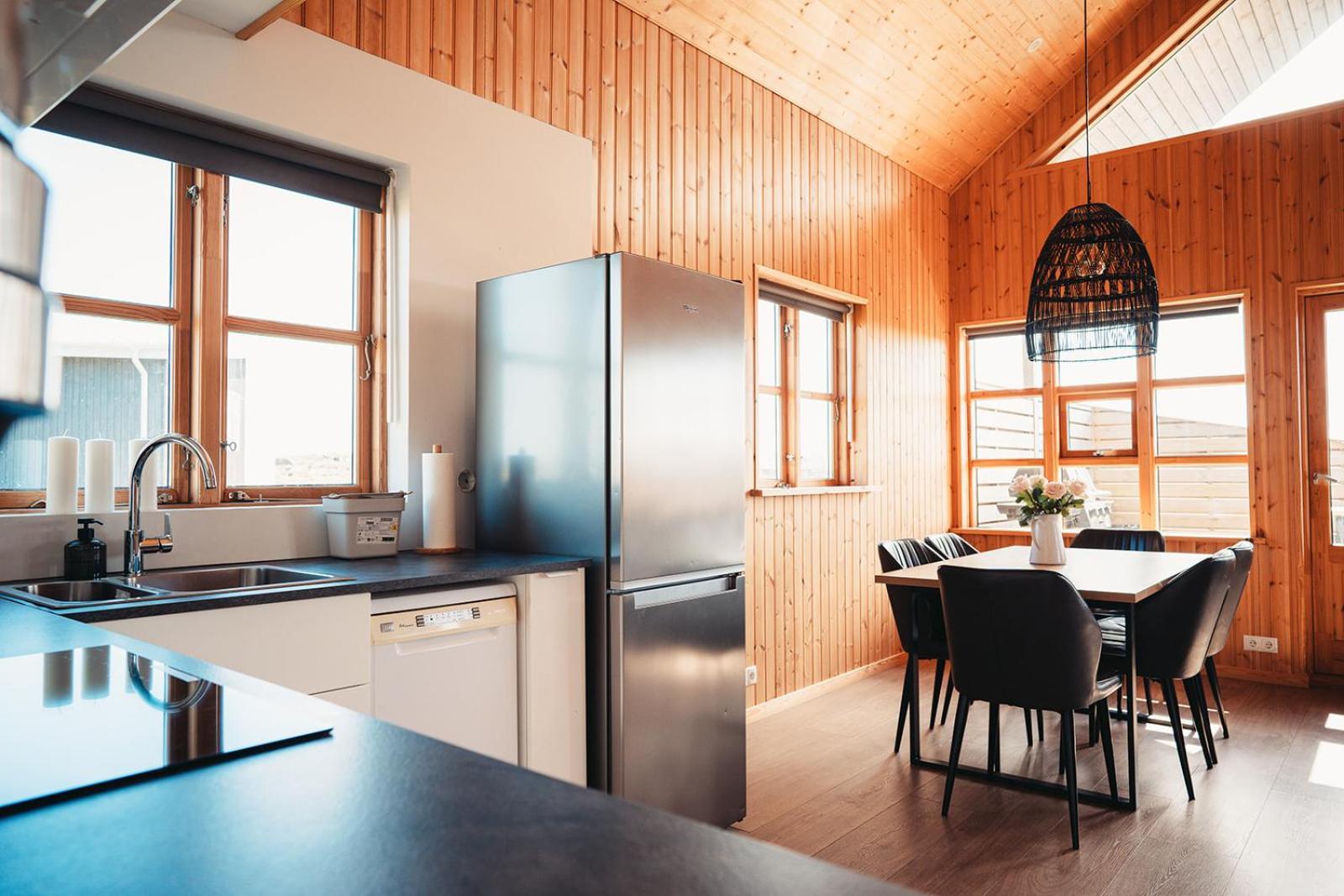Ocean Break Cabins Sandgerði Bagian luar foto